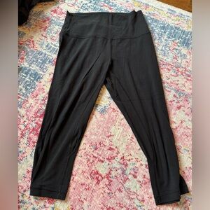 Black cropped lululemon leggings